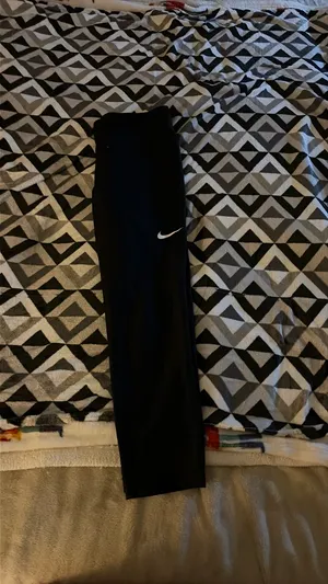 Nike Dri-Fit Capri Black Leggings Small Women’s thumbnail 3