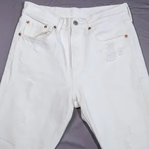 Levi's 501 Skinny Jeans‎ Women 28 White Distressed Button Fly High Rise Denim thumbnail 4