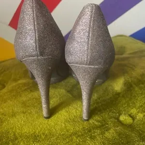 Madden Girl Multi color Glitter Platform‎ Heels Size 9.5 EUC! thumbnail 4