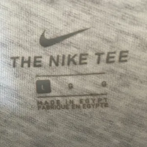 Nike Long Sleeve Gold Sparkle Logo Tee Large Activewear Workout thumbnail 4