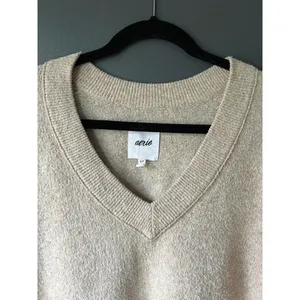 Aerie Beige V-Neck Sweater Size S/P thumbnail 3