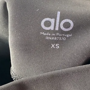 Alo Yoga High‎ Waisted Ripped Warrior Legging in Black Size Extra Small thumbnail 13