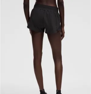 Lululemon Hotty Hot High-Rise Black 2.5" Shorts Lined thumbnail 2