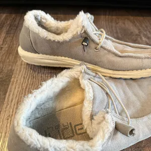 Hey Dude Wendy Corduroy Grey Women’s Slip On Shoes With Faux Fur Accents Size 8 thumbnail 4