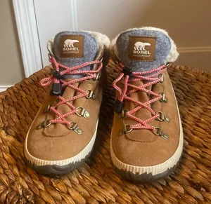 Ankle Boots thumbnail 1