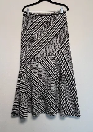 Black and White Abstract Patterned Long Maxi Skirt thumbnail 1