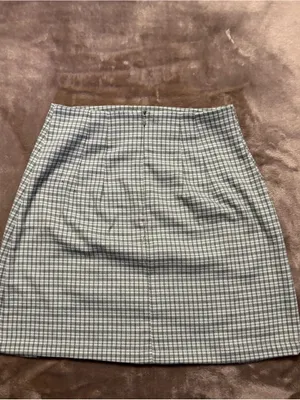 Brandy Melville Mini Skirt Women’s Size 2 Green Plaid Cara” Mini Skirt thumbnail 2