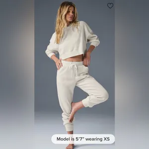 Alo Yoga NWOT Muse Sweatpants Ivory Size L thumbnail 6