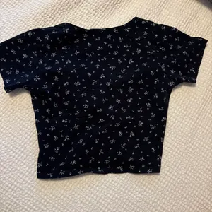 Brandy Melville Amara Top thumbnail 2