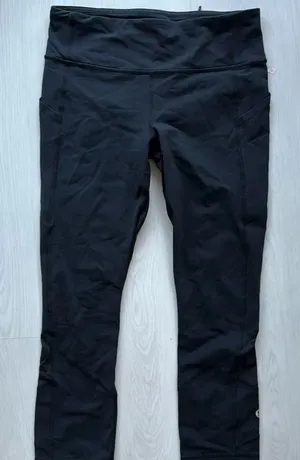 Black Lululemon Cropped Leggings, Size 6! thumbnail 1