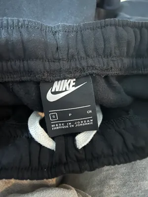 Black Sweatshorts— Sportswear Club thumbnail 3