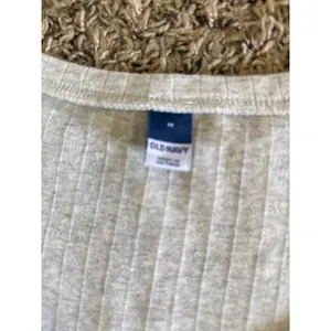 Old Navy‎ Women's Gray Cropped Long Sleeve Tee Size Medium thumbnail 3