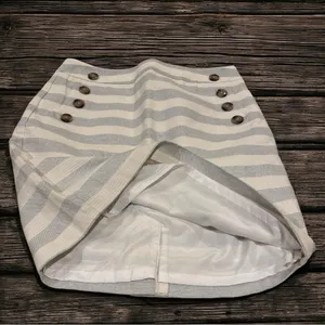 LOFT Gray & White Striped Pencil Skirt with Button Accents & Pockets Size 8 NWT thumbnail 3
