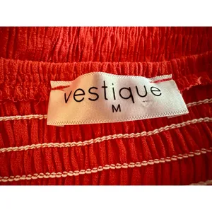 Vestique Coral Crop Layered Ruffle Sleeve Top Women's Sz Medium thumbnail 7