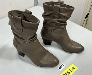 Womans Excellent White Mountain Smile Pull On Slouchy Ankle Boots 9 M Brown thumbnail 1