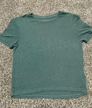 American Eagle Outfitters Shortsleeve thumbnail 1