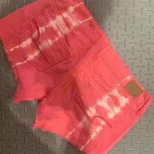 Pink & white American eagle shorts thumbnail 3