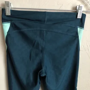 Under Armour Emerald Green Cropped Leggings‎ thumbnail 8