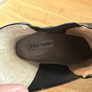 Steve Madden Amulet AMUL01S1‎ Women's Size 7.5 Lug Sole Boots Black Chelsea thumbnail 7