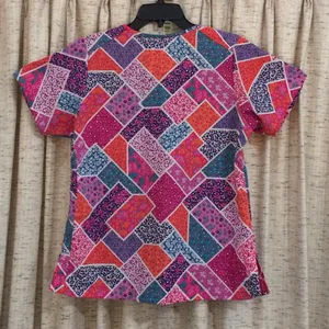 Vera Bradley Halo Printed V-Neck Scrub Top thumbnail 8