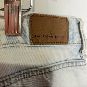 American Eagle Outfitters light‎ wash mom jeans distressed women’s size 18 thumbnail 4