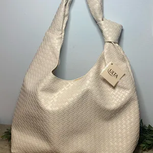 Ulta Beauty Cream Shoulder Bag with Textured Pattern NWT Tote Purse thumbnail 3