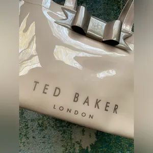 Ted Baker London nude medium PVC Icon bow tote bag thumbnail 2