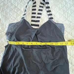 Lululemon Shirt Womens 6 Black Rest Less Tank Running Runner Racerback Ladies thumbnail 3
