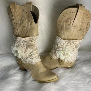Handmade Womens White Floral Beaded Removable Boot Band One Size Boot Cuff thumbnail 1