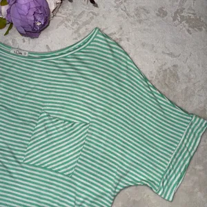 Boutique Green and White Off-the-Shoulder Top thumbnail 10