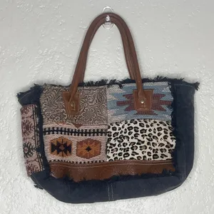 Myra Telluride‎ Tote Southwestern Aztec Animal Print Canvas Bag thumbnail 1