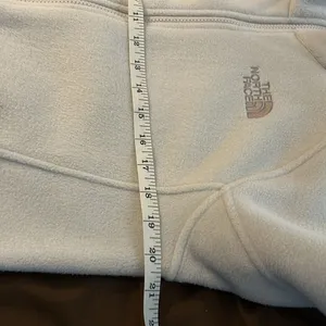 The North Face White Zip-Up Fleece Jacket Size Medium. Cream thumbnail 14