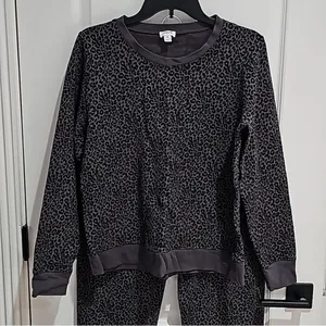 J. Crew Leopard Jogger Style Sweatpant and Sweatshirt Set thumbnail 3