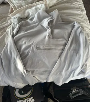 Crewneck thumbnail 1