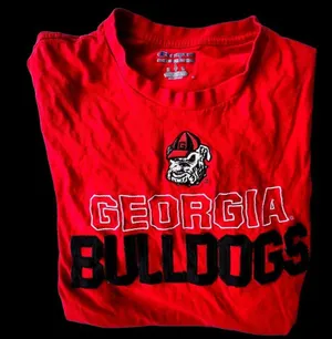 Champion Vintage Georgia Bulldogs T Shirt Large Red Short Sleeves Embroi… thumbnail 5