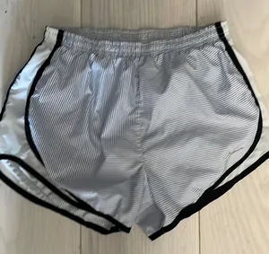 Nike workout shorts thumbnail 1