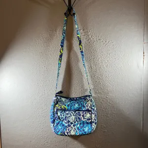 1448 | Vera Bradley Quilted Floral Cotton Adjustable Crossbody Bag Blue Green OS thumbnail 2