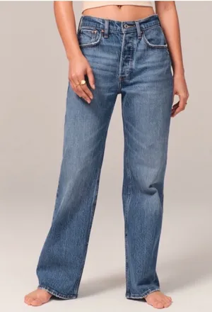 Abercrombie & Fitch The ‘90s Baggy Low-Rise Jeans thumbnail 1