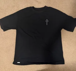Black Cross Tshirt Size L thumbnail 1