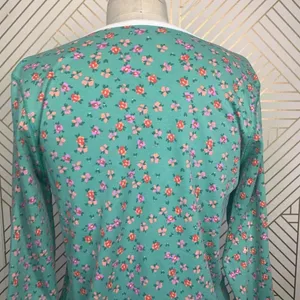 Anthropologie Roberta Roller Rabbit Blooms Pajama Top Tee Henley Floral Green Size US Small‎ thumbnail 9