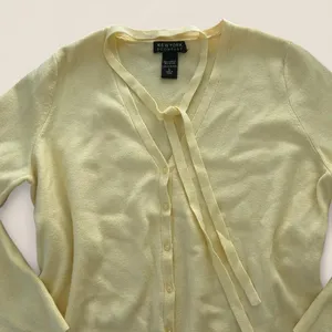 Source Unknown Butter Yellow knit button sweater w/ neck tie detail Carolyn Bessette Kennedy L thumbnail 3