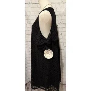 Naïf black lace cold-shoulder dress features an open-shoulder & Gold Necklace 1X thumbnail 5