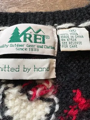 Vintage REI Nordic Fair Isle chunky handknit wool women's sweater vest size med thumbnail 3