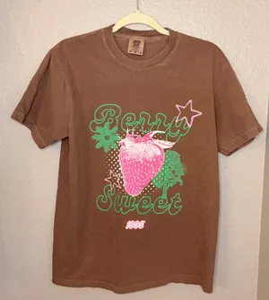 Brown “Berry Sweet” Strawberry Graphic Tee 1995 thumbnail 2