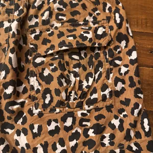 UGG‎ Enora 🐆 Shorts thumbnail 3