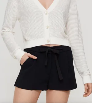 Aritzia Wilfred Exergue Short in Black, size 6 thumbnail 1