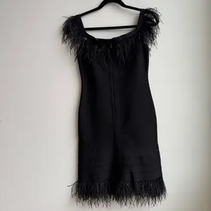Elliatt Black Feather Bandage Off The Shoulder Party Women’s Dress Size Medium thumbnail 6