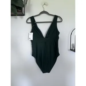 NWT Quince Palm Green Italian Plunge One-Piece Swimsuit Size Large thumbnail 4