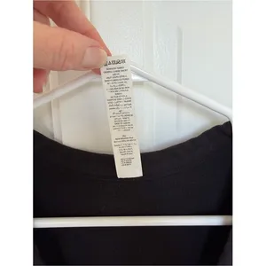 Alo Yoga Seamless Ribbed Cropped Serene Short Sleeve Top‎ Black M thumbnail 5