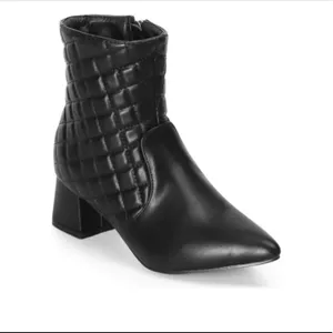 Trary quilted pointed toe ankle boot NEW Size 9 Black thumbnail 6